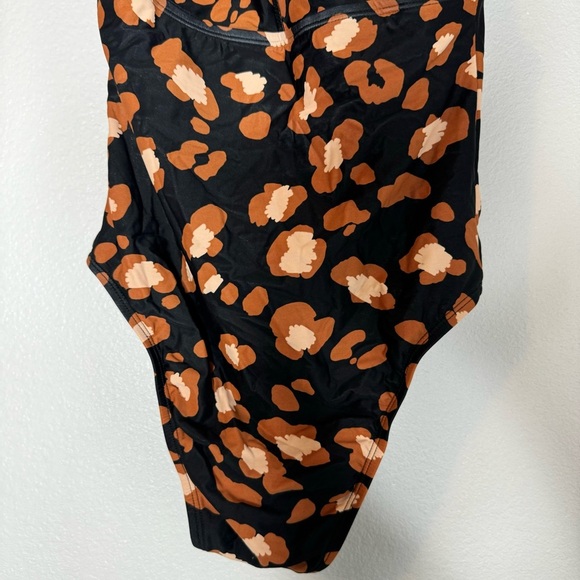 New Shade & Shore Woman’s One Piece Swimsuit Size M - Picture 11 of 14